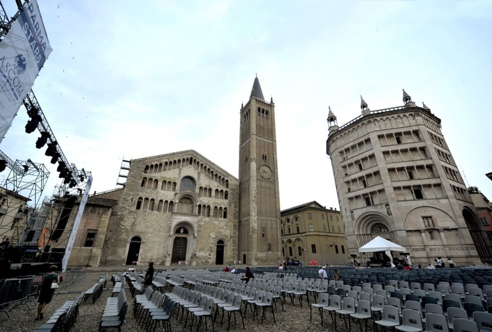 duomo parma anda stars