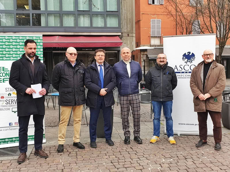 fidenza conf stampa su nuovo insediamento commerciale 