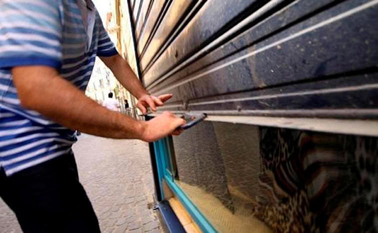 negozi aperti agosto 2015