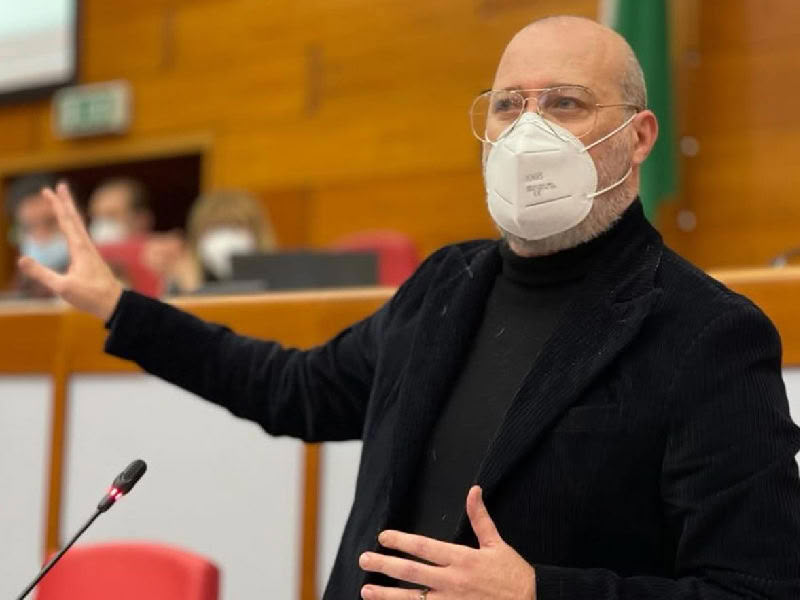 CONFCOMMERCIO EMILIA ROMAGNA CHIEDE UN INCONTRO URGENTE COL PRESIDENTE BONACCINI