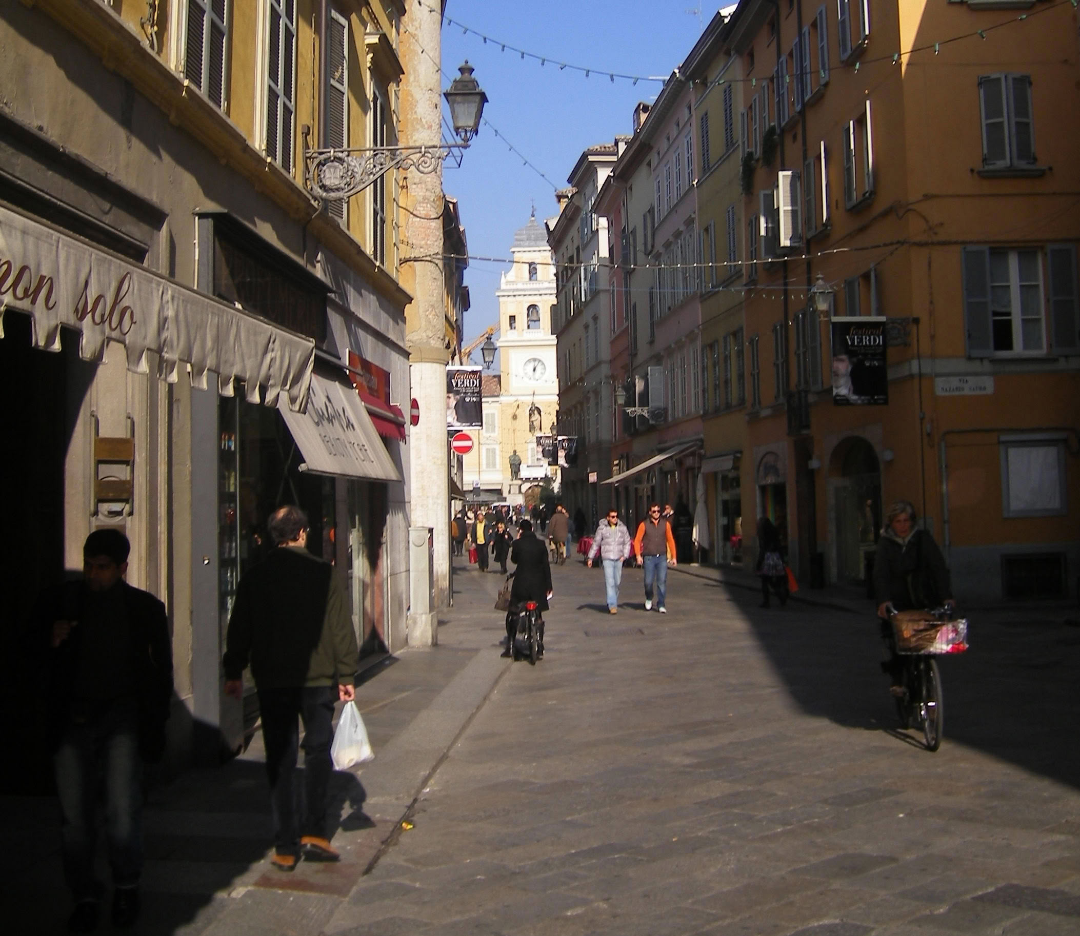 via farini centro storico