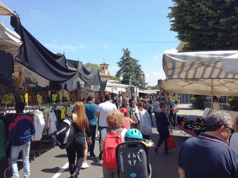 mercato a collecchio